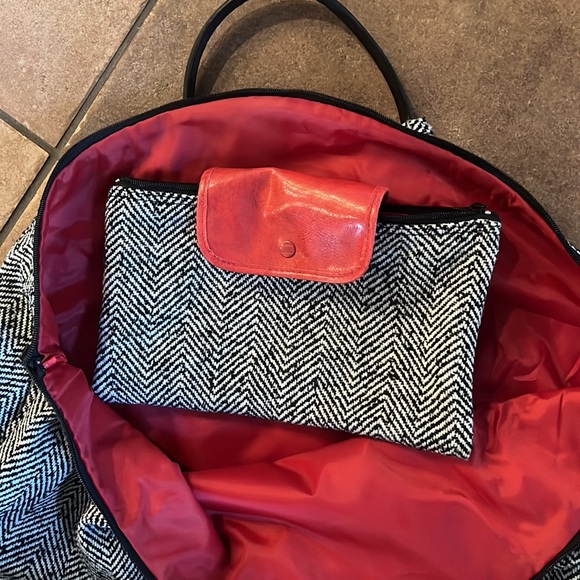 Two’s Company tote bag with pouch - Picture 9 of 10